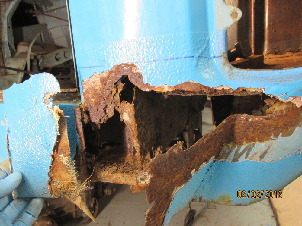 VW Camper Bay Window rusted bodywork