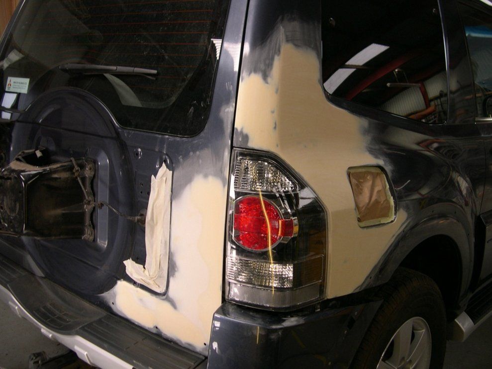 Mitsubishi Shogun accident damage
